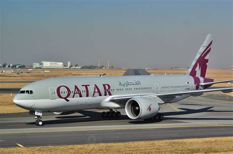 qatar airways boeing 777 200lr